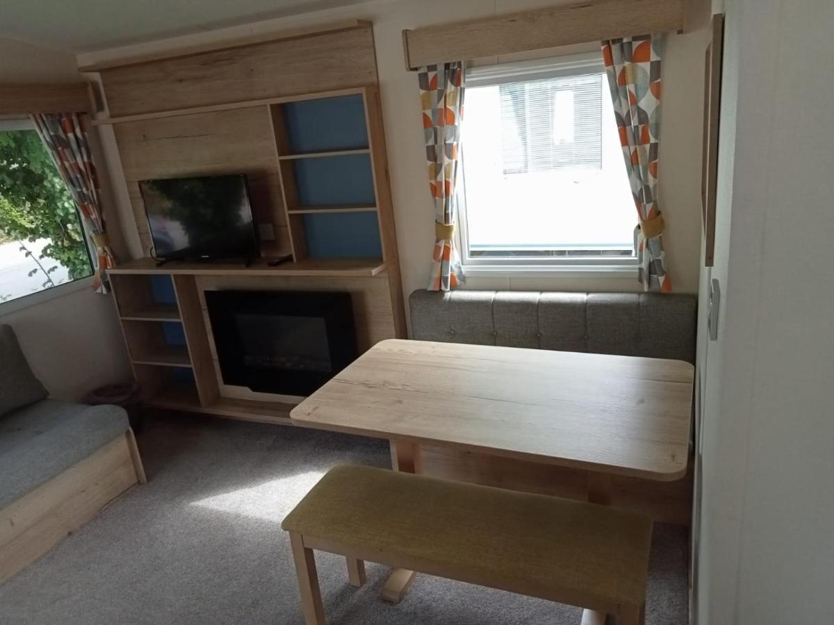 New 2 Bed Holiday Home With Decking In Rockley Park Dorset Near The Sea Lytchett Minster Exterior foto